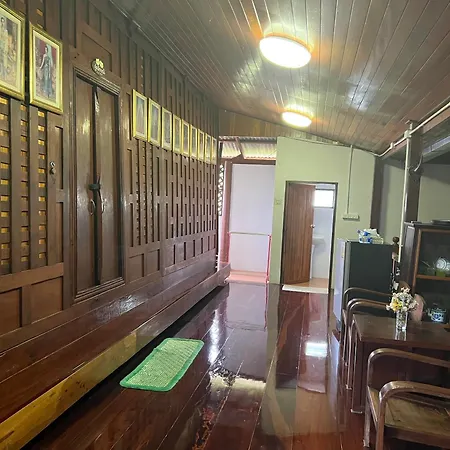 Bansuwan Homestay Amphawa Esterno foto