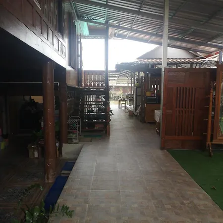 Bansuwan Homestay Amphawa Esterno foto