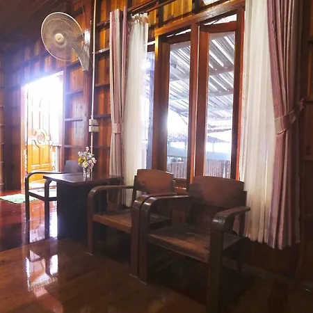 Bansuwan Homestay Amphawa Esterno foto