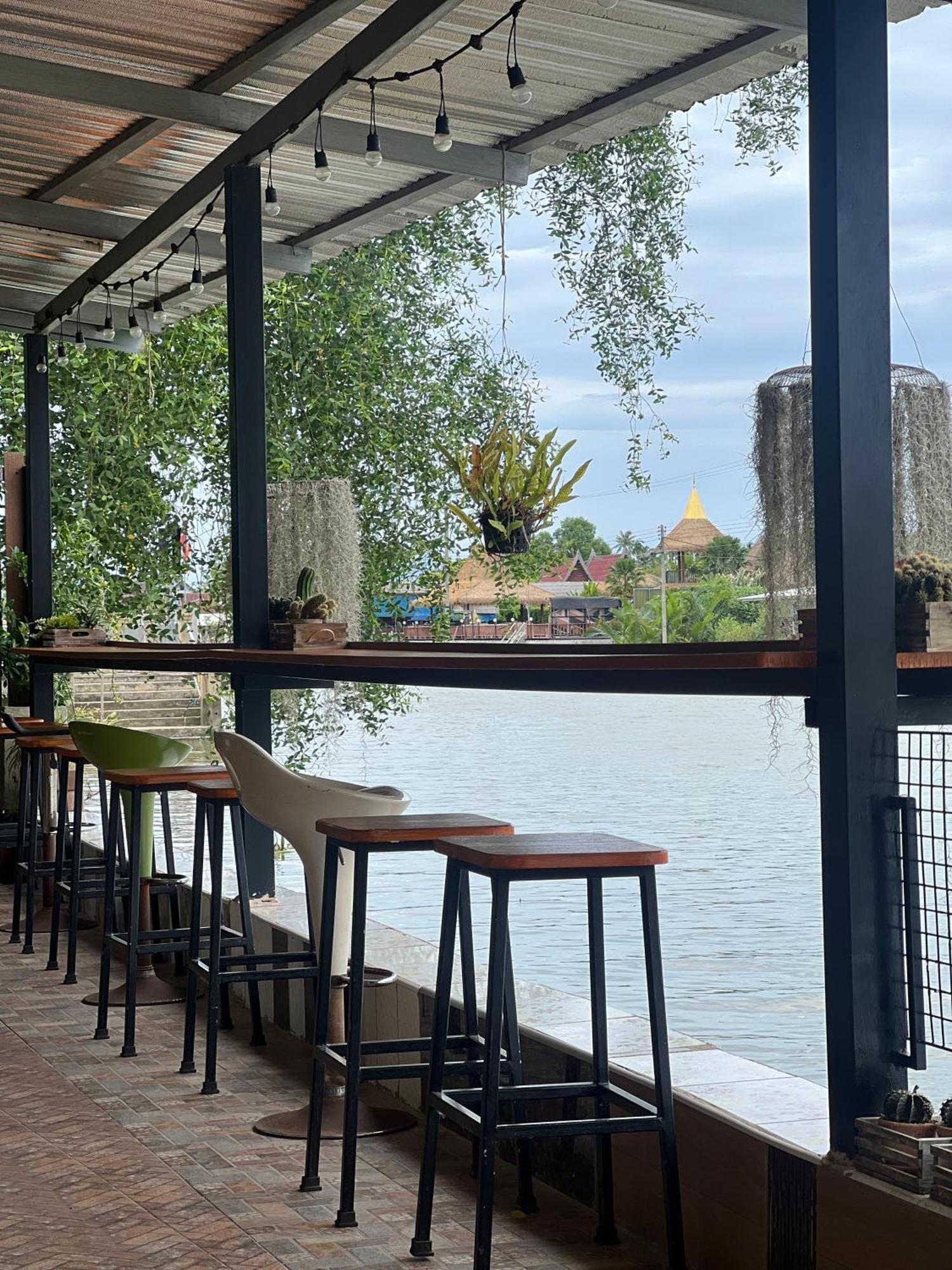 Bansuwan Homestay Amphawa